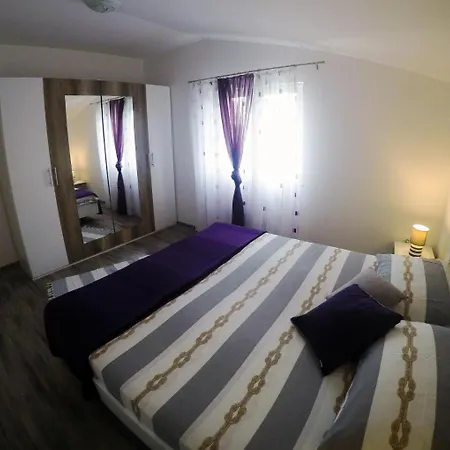 Vidovic - Two Bedroom With Terrace And Garden View Apartment *